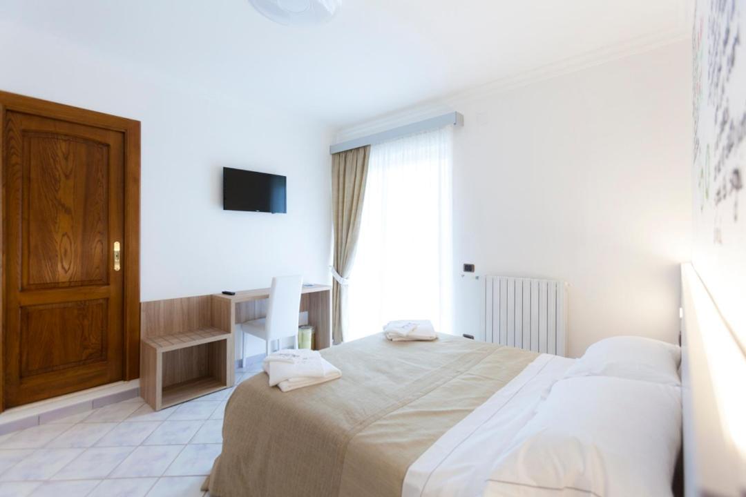 Na' Poesia B&B Di Charme SantʼAgata deʼ Goti Buitenkant foto